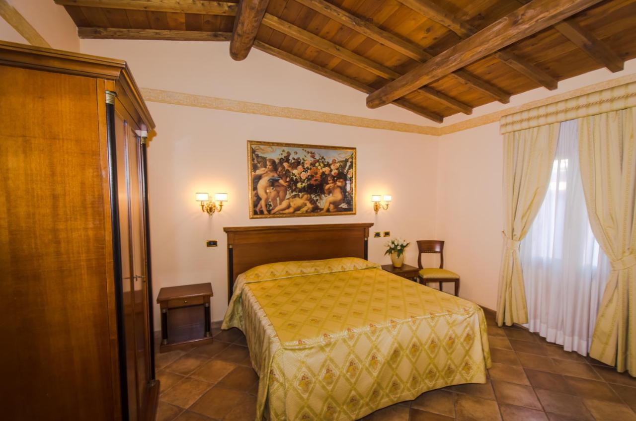 Hotel Quadrifoglio Roma Eur Bagian luar foto