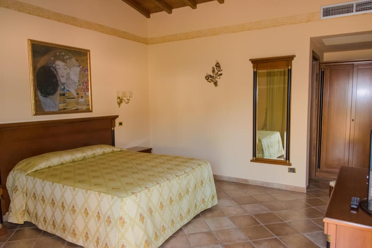 Hotel Quadrifoglio Roma Eur Bagian luar foto
