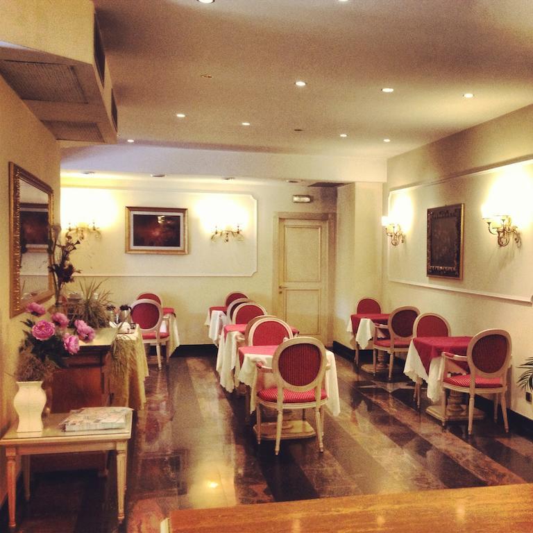 Hotel Quadrifoglio Roma Eur Bagian luar foto